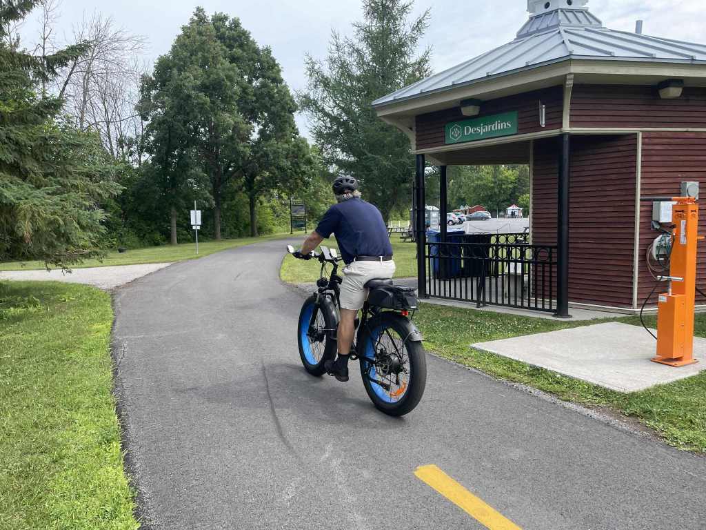 Entretien de la piste cyclable de Soulanges: il y a de l’eau dans le&nbsp;gaz