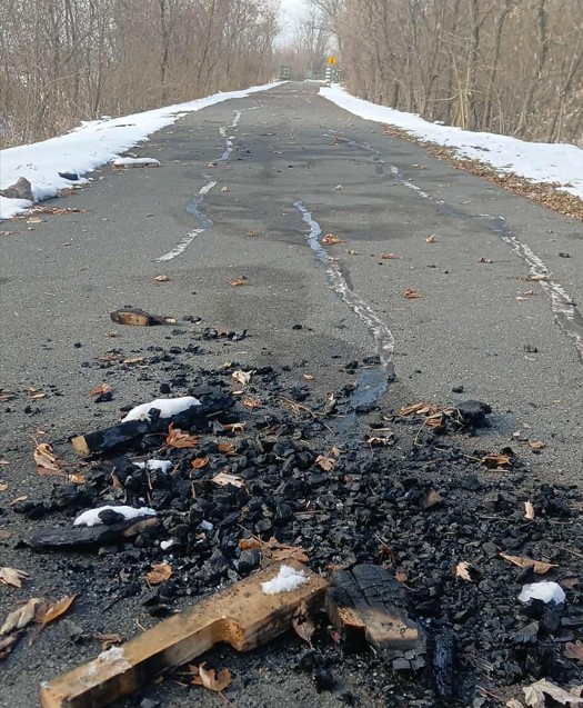 Voyous, lâchez la Route des&nbsp;champs!
