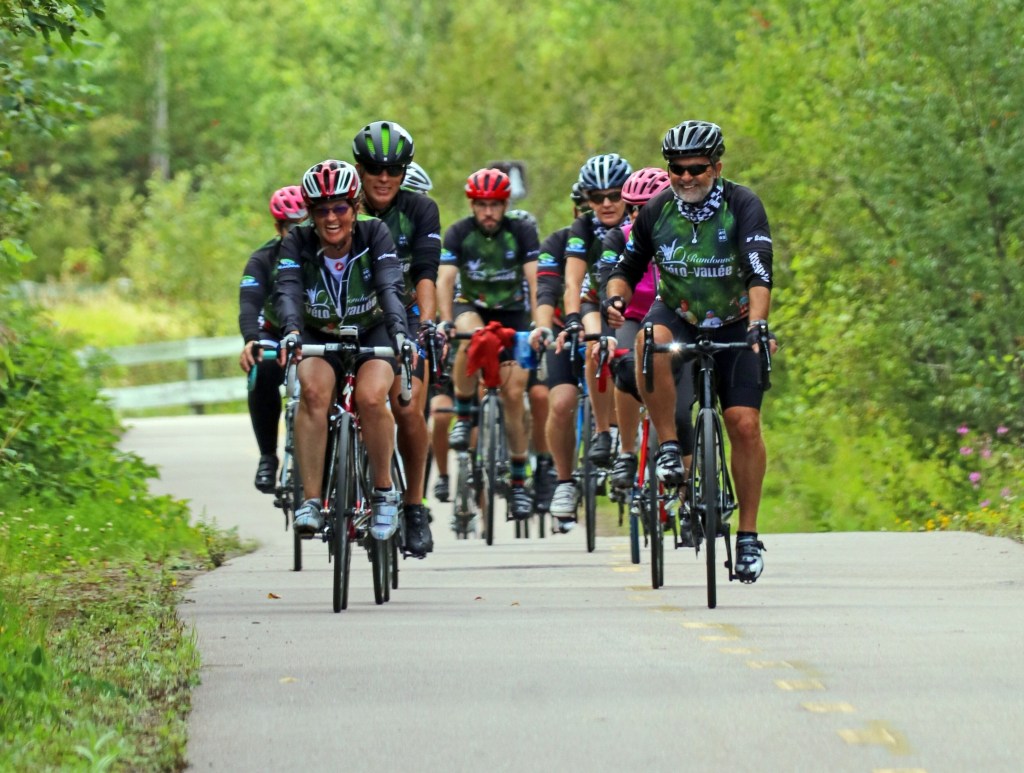 Un défi cycliste de 100 km qui fait d&rsquo;une pierre deux coups au pays des&nbsp;baleines