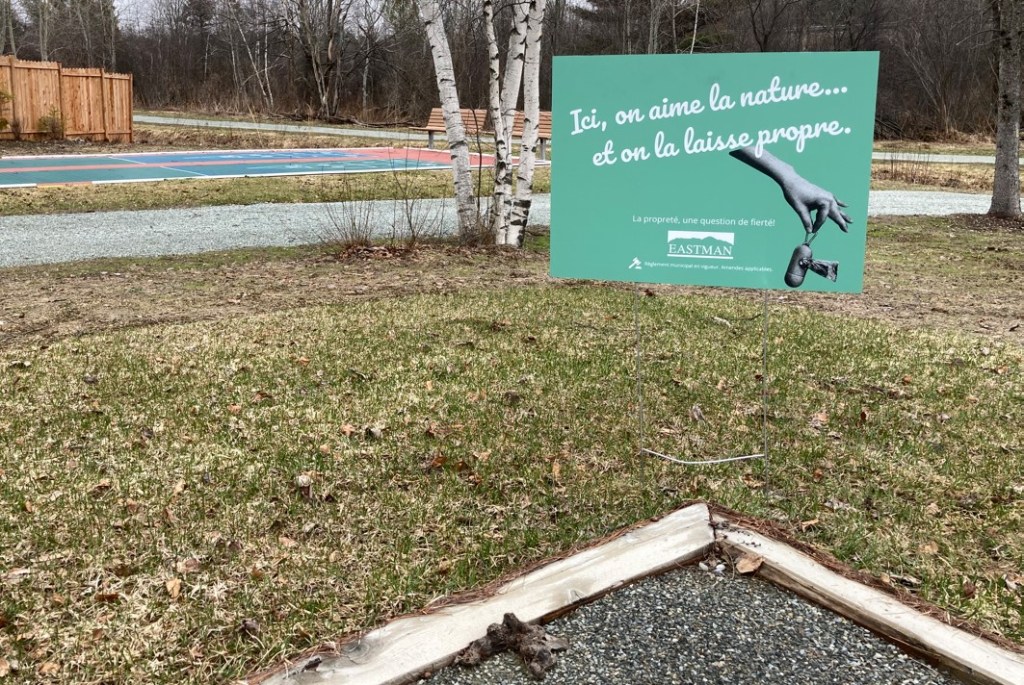 Eastman «Vélosympathique», mais les cacas de chien gâchent le&nbsp;tableau