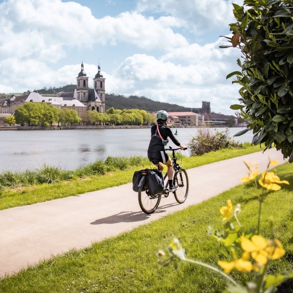 La véloroute européenne de l’année et Paris-Roubaix : deux façons de découvrir la France à&nbsp;vélo